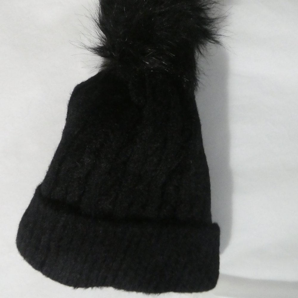 NICOLE MARCIANO | Black Fluffy Pompom Toque / Touque | Furry Fleece Lining | NWT